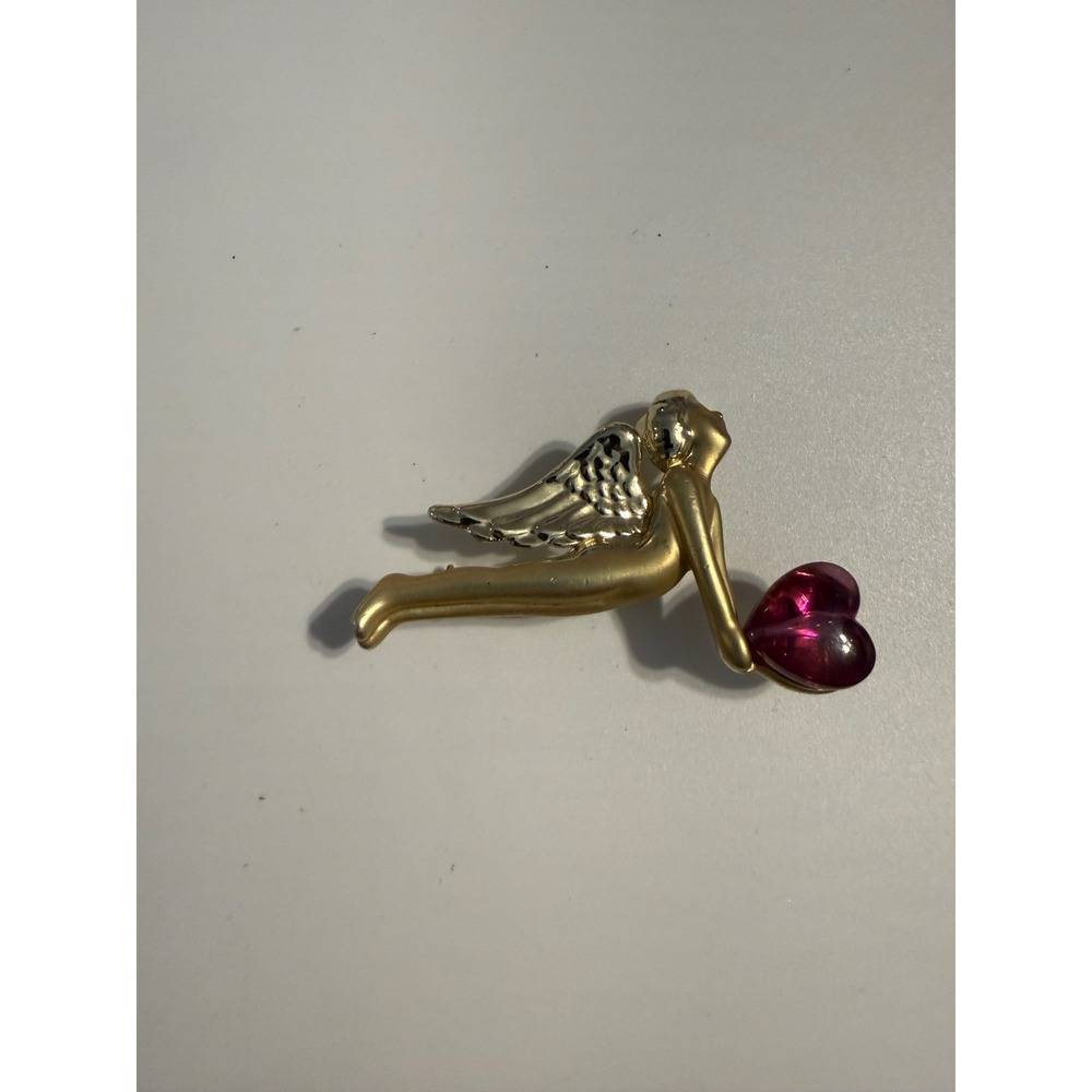 Vintage SWANK Gold Tone Flying Angel Cherub Brooch Pink Heart Pin 2 Inch